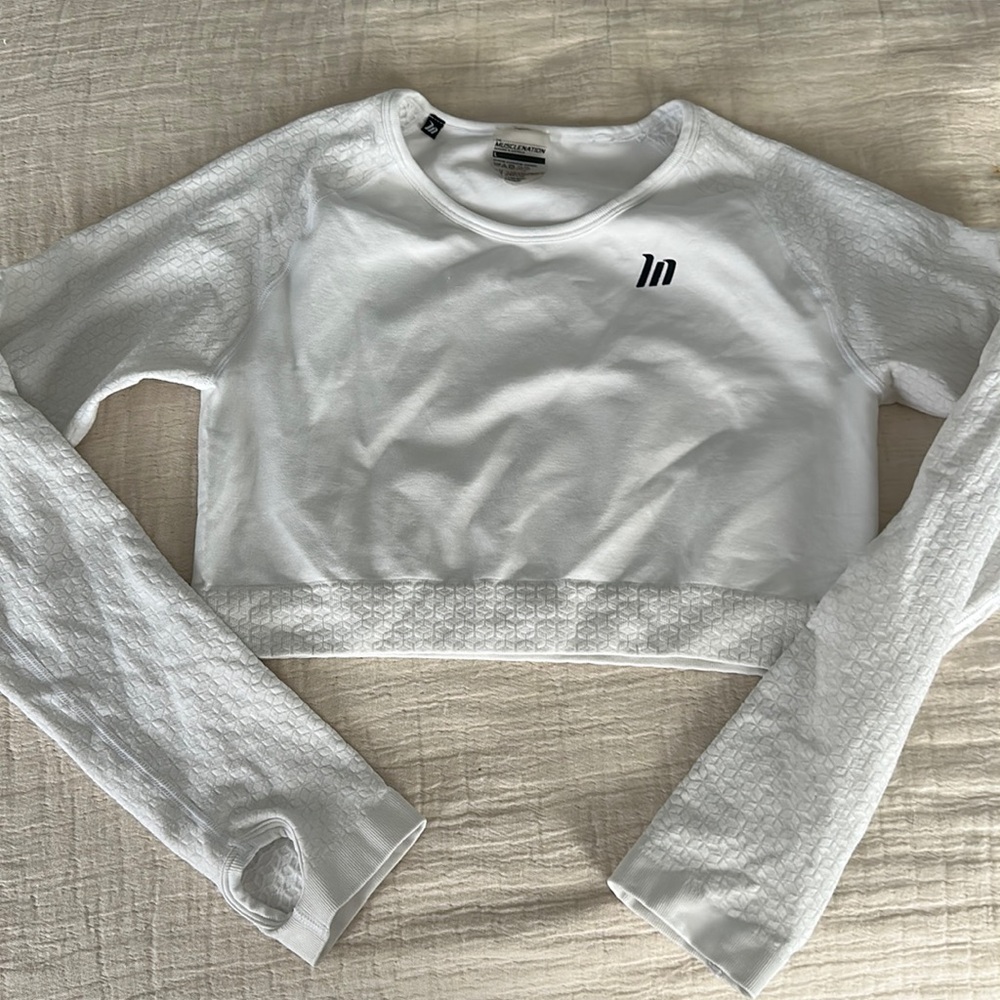 Muscle nation crop long sleeve